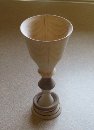 The laminated goblet completed with 2 captured rings